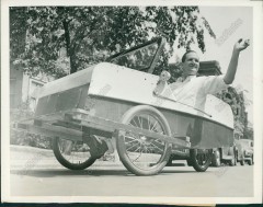 A23 1943 Chicago Martin Hartley Driving Experimental Pedal-Power Car Orig Photo-Amycars0000185A.jpg