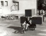 Klaipeda 1992, Nik SOFABIKE SKRUZDELYTE transporting furnitu.JPG