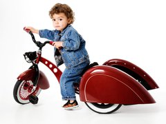 2009-Kid-Kustoms-Enzo-Trike-with-Buddy-Wag-Kid-Side-2-1600x1200.jpg