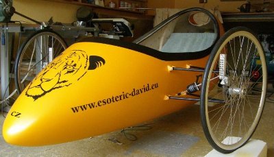 amphibian-bike-car-human-powered-vehicle-velomobile-3.jpg