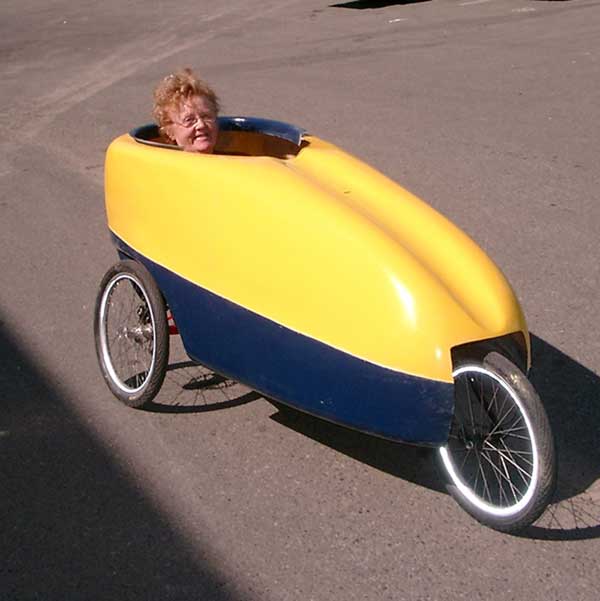 jan-on-trike2.jpg