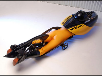 Volvo-Extreme-Gravity-Car-Woman-Top-1024x768.jpg