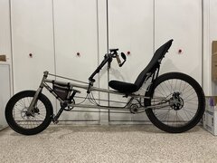 this-one-off-titanium-recumbent-bike-is-built-to-last-through-the-ages-and-folds-like-a-brompton_1.jpg
