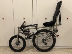 this-one-off-titanium-recumbent-bike-is-built-to-last-through-the-ages-and-folds-like-a-brompton_2.jpg